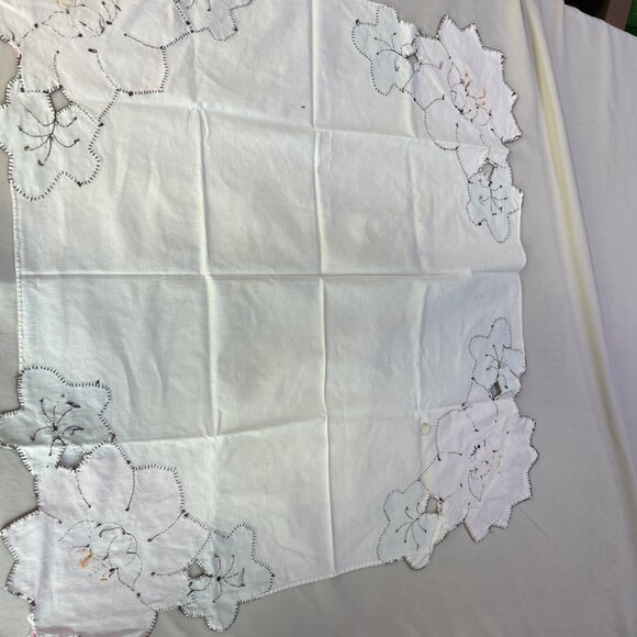 Lot of 2 Vintage Linens Appliqued Table Cloth 30"x30" Crocheted Lace Pce 17'x17" - Picture 7 of 12